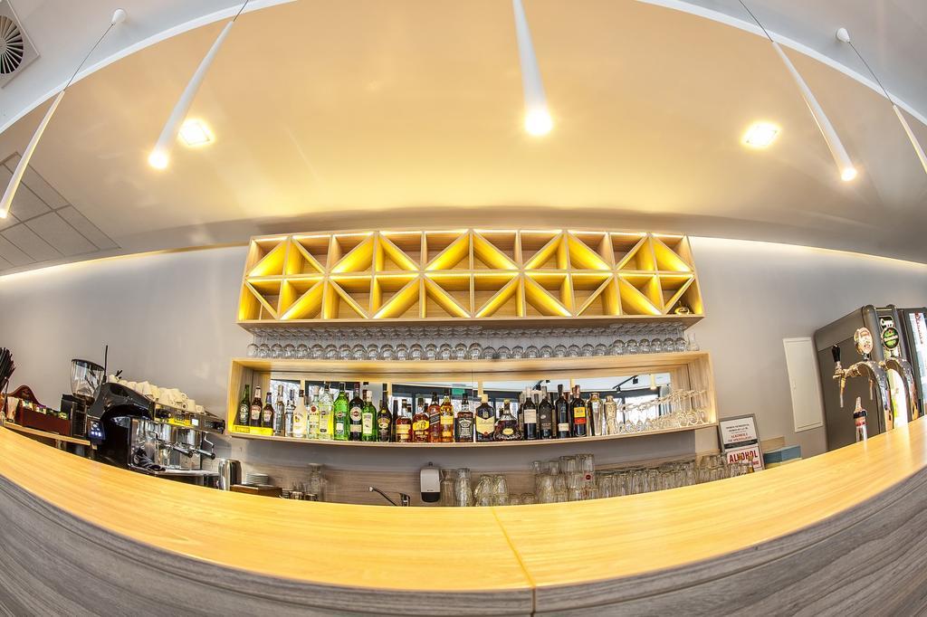 格利维采 Restauracja Park Szwajcaria酒店 外观 照片
